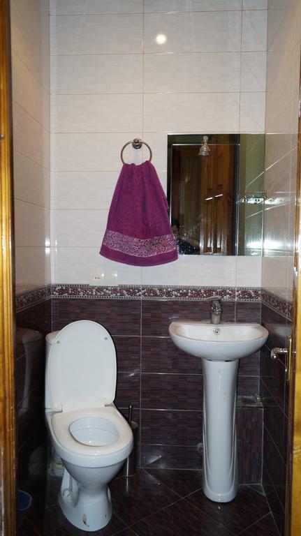 Nino'S Guest House Tiflis Habitación foto