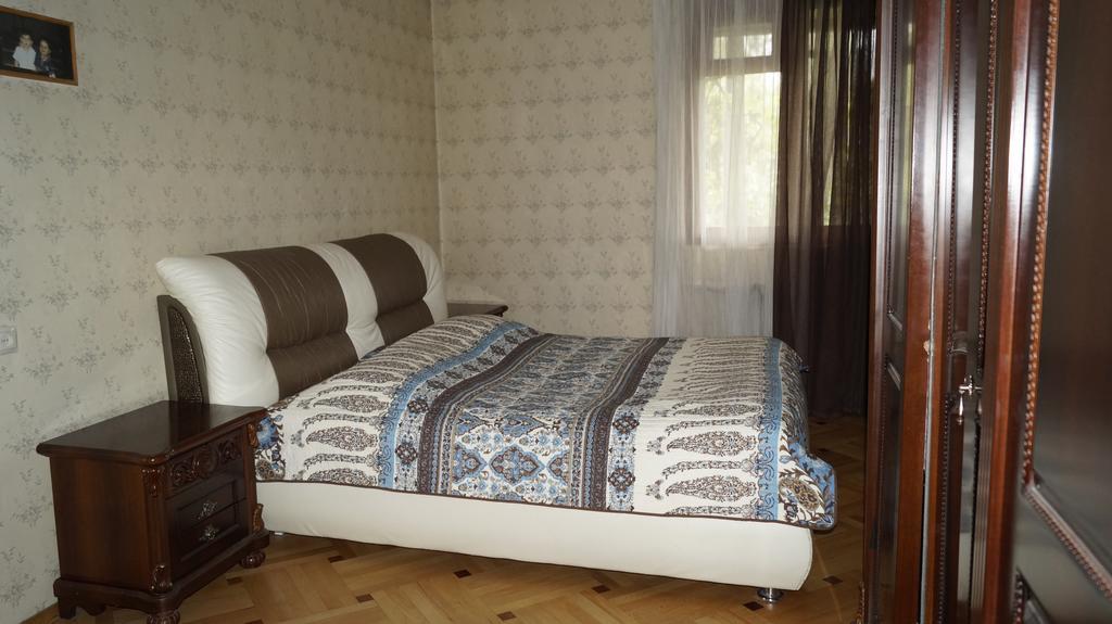 Nino'S Guest House Tiflis Habitación foto
